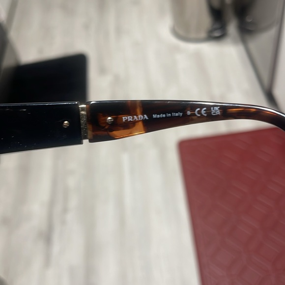 🎉HP🎉Prada oversized sunglasses - Picture 6 of 7